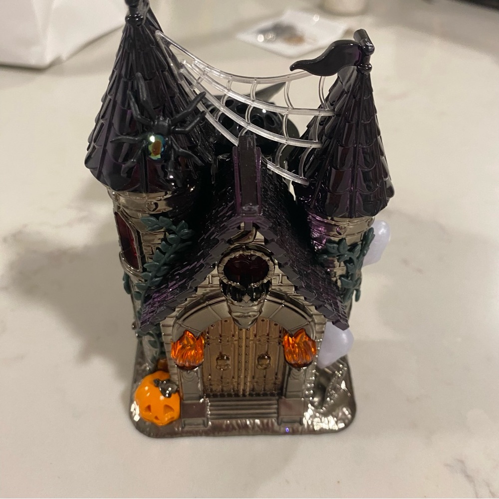 NWT 2024 Bath & Body Works Light-up Wallflower - Haunted House